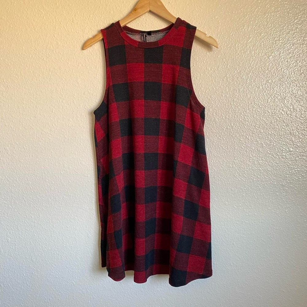 Buffalo Plaid Pattern Sleeveless Tunic - Picture 2 of 4